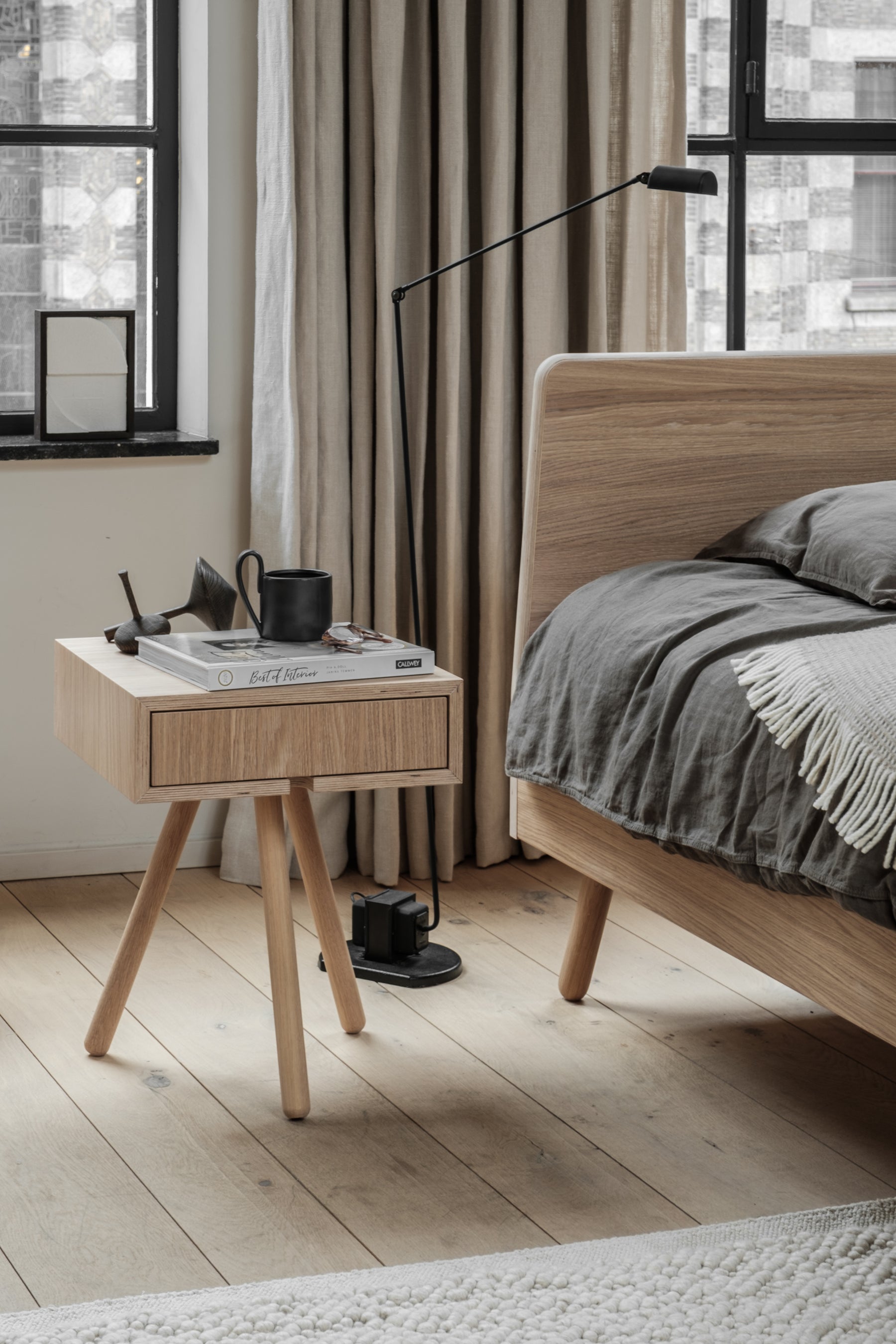Basket bed licht eiken
