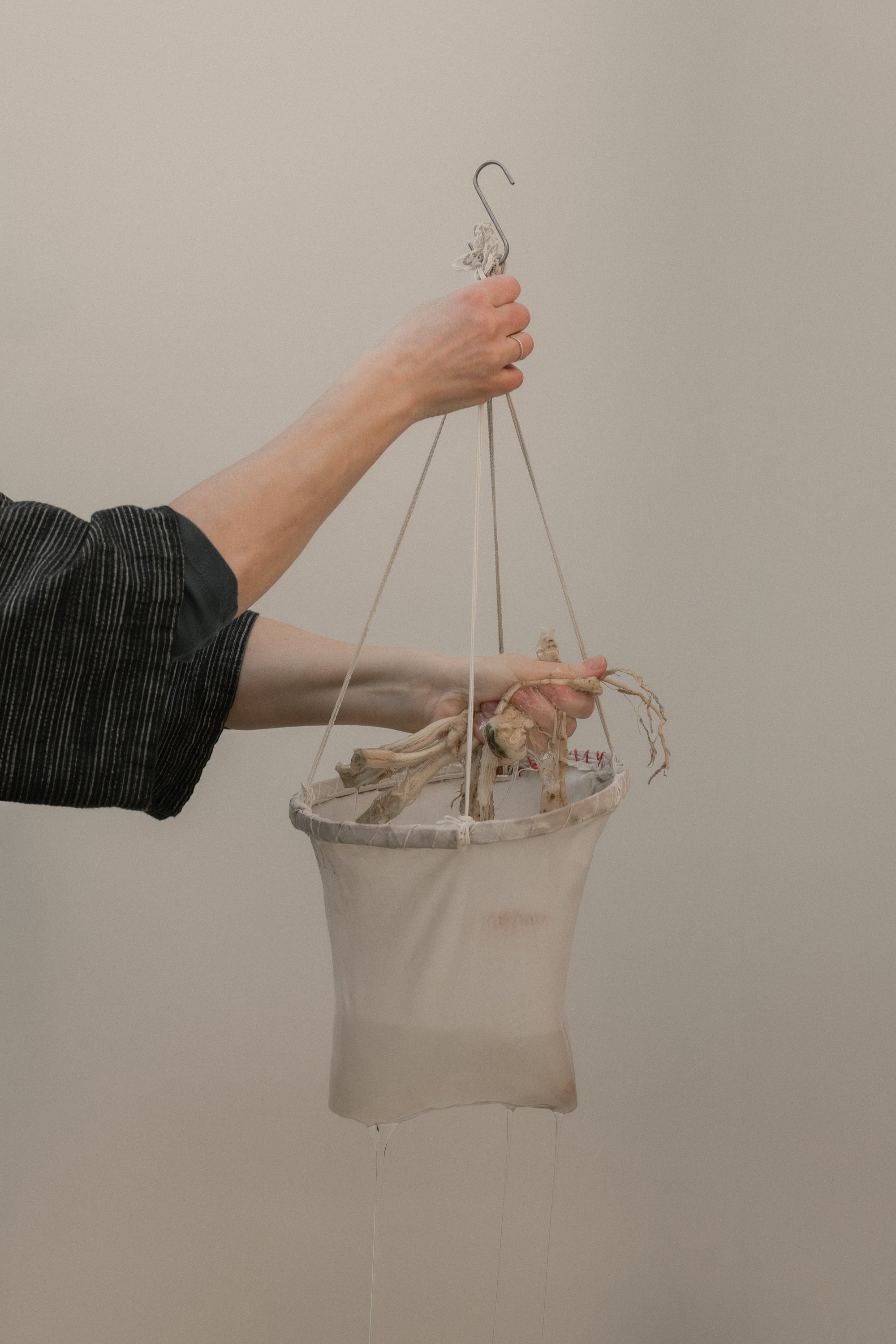 De natuur als stille kracht: Loes Schepens in de showroom van Loof