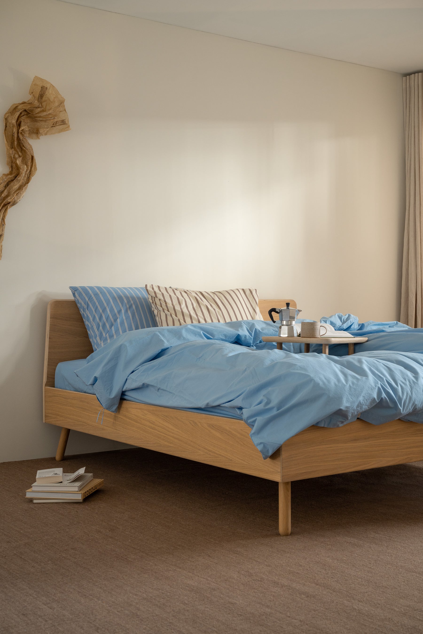 Basket bed licht eiken